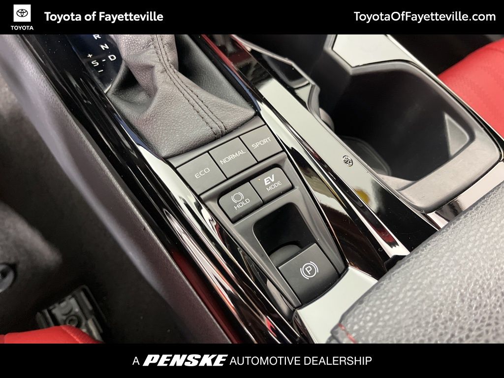 Thumbnail: 2025 Toyota Camry - 32