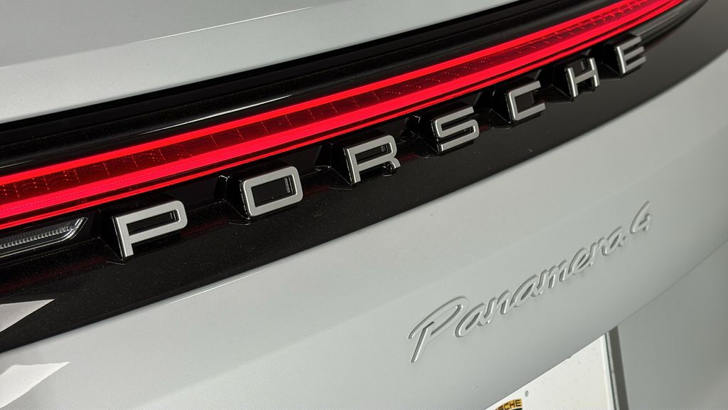 Thumbnail: 2025 Porsche Panamera - 12