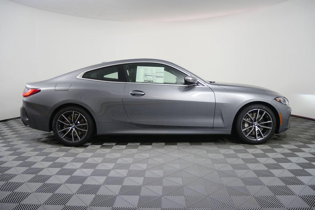 Thumbnail: 2026 BMW 4 Series - 2