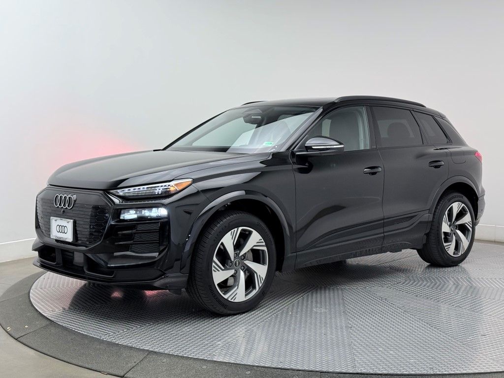 Thumbnail: 2025 Audi Q6 e-tron - 6