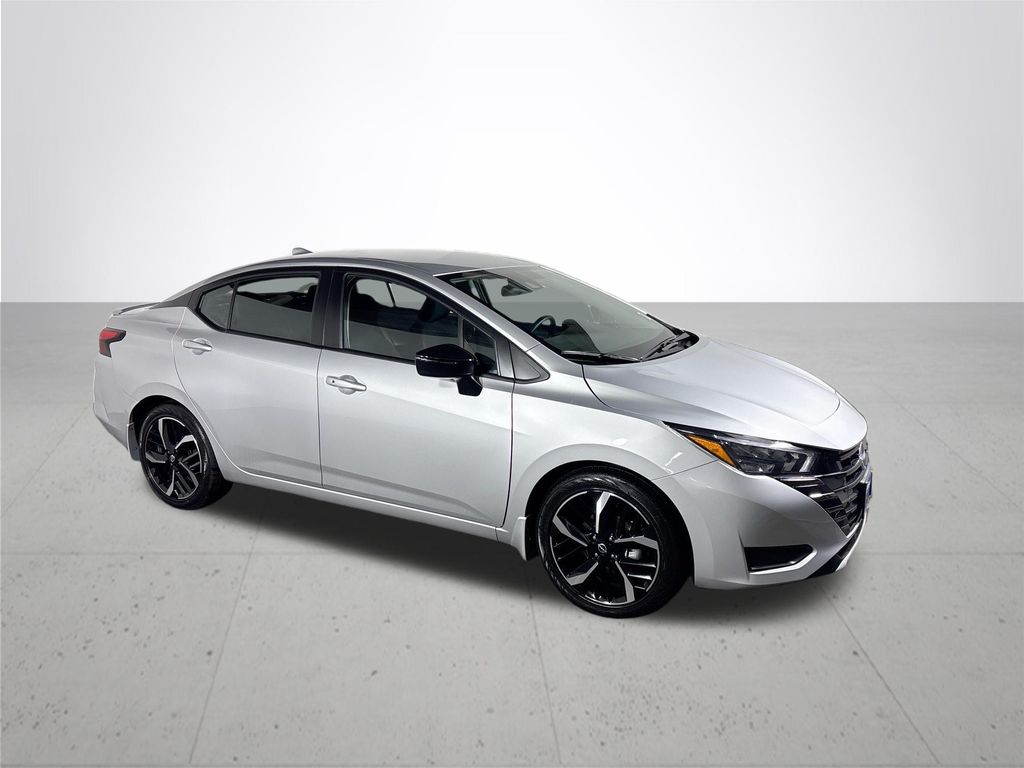 2025 Nissan Versa 1.6 SR