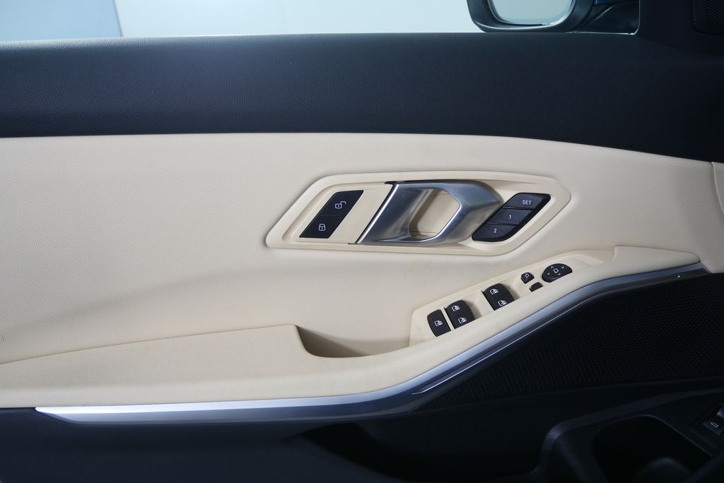 Thumbnail: 2025 BMW 3 Series - 9