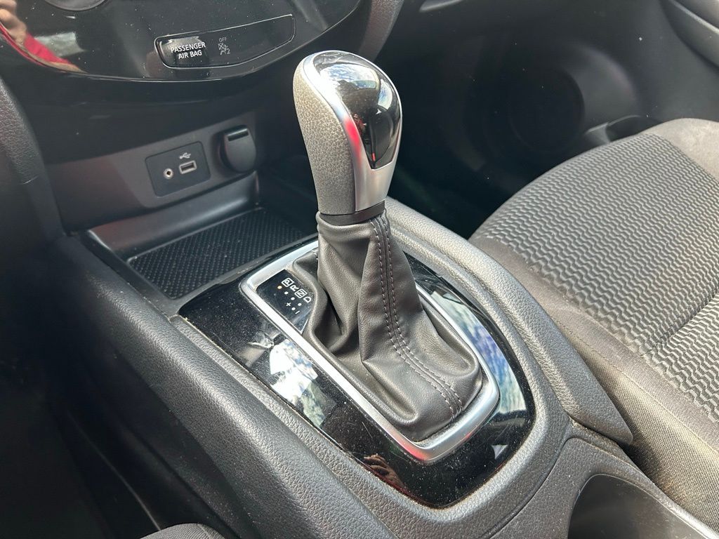 Thumbnail: 2020 Nissan Rogue Sport - 26