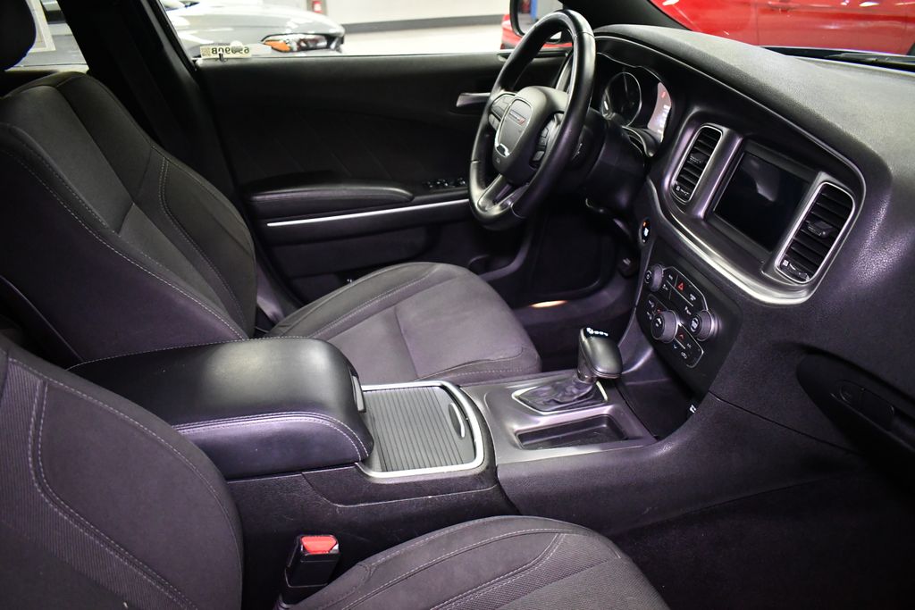 Thumbnail: 2019 Dodge Charger - 32