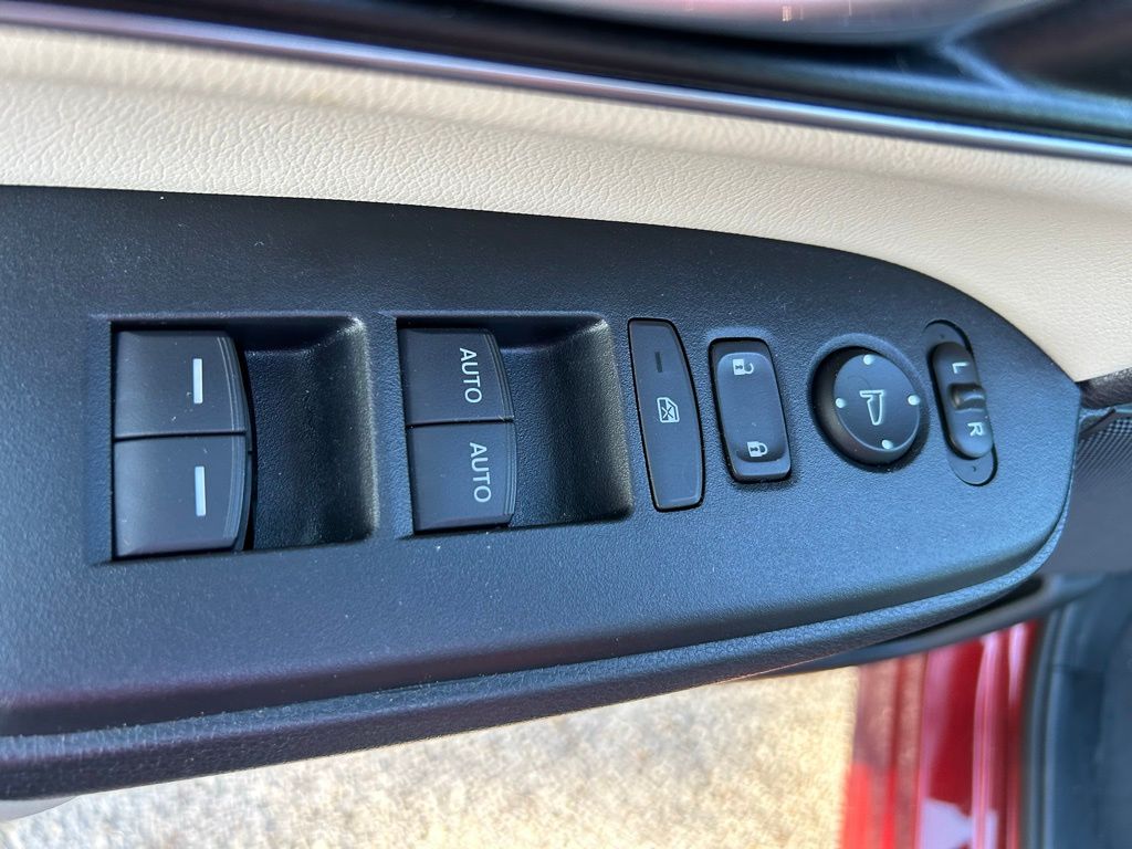 Thumbnail: 2018 Honda CR-V - 17