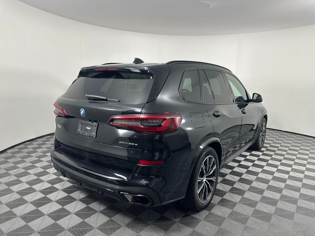 Thumbnail: 2023 BMW X5 - 5