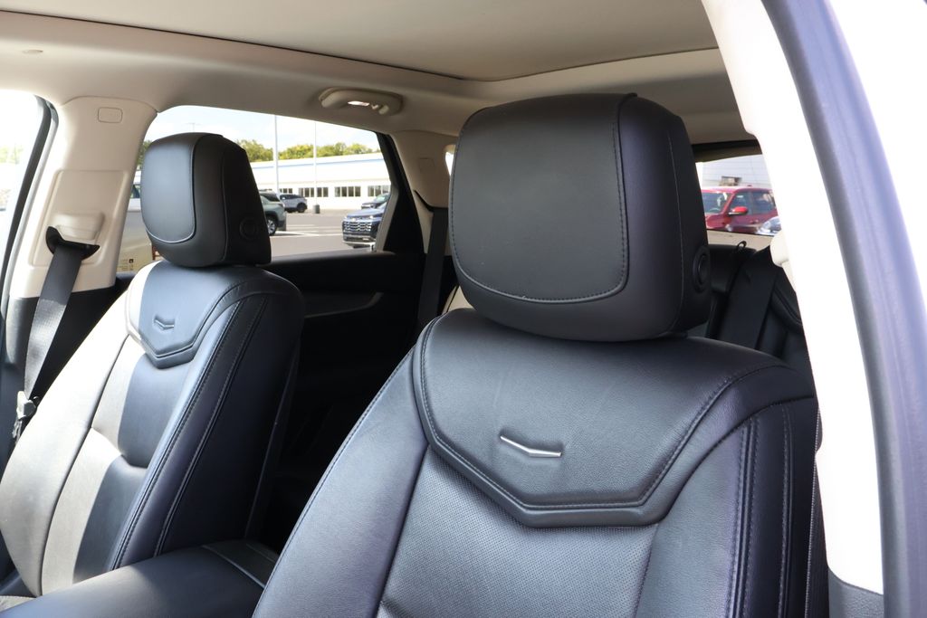 Thumbnail: 2017 Cadillac XT5 - 13