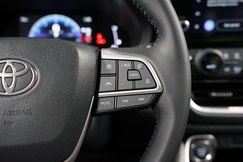 Thumbnail: 2026 Toyota Grand Highlander - 13