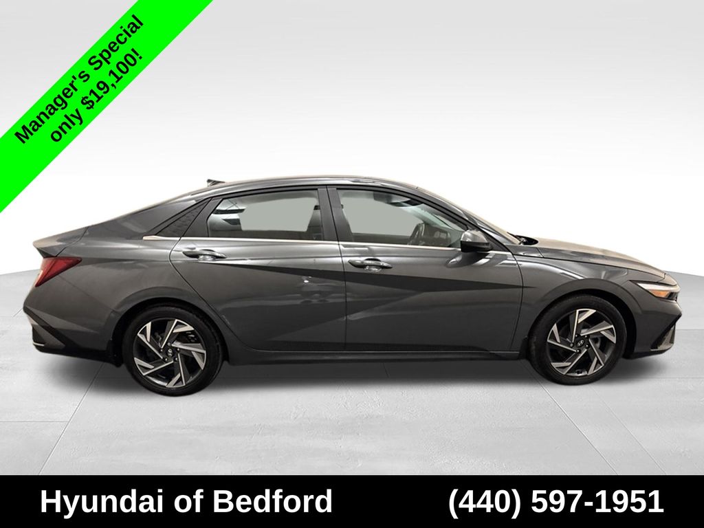 2024 Hyundai Elantra SEL - Image 4