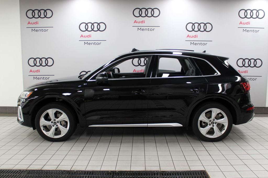 Thumbnail: 2022 Audi Q5 - 3