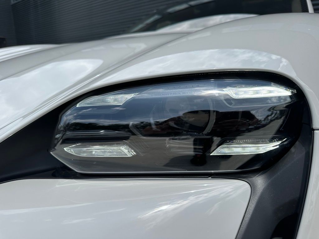 2024 Porsche Taycan Turbo 13
