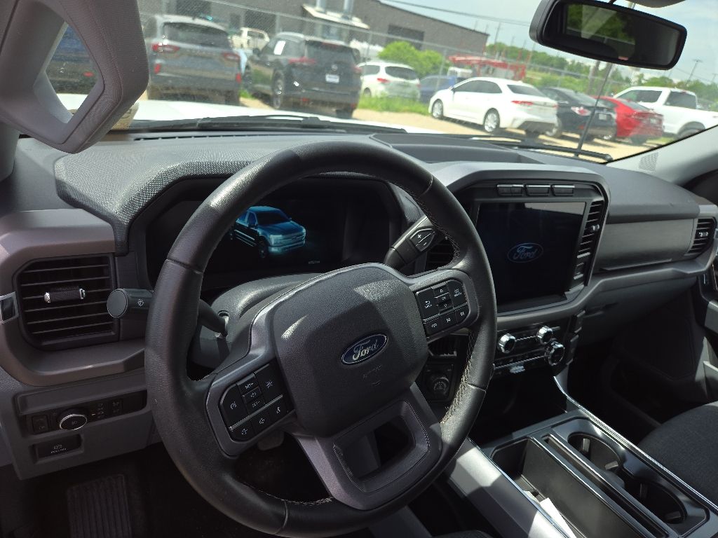 View vehicle photo 7