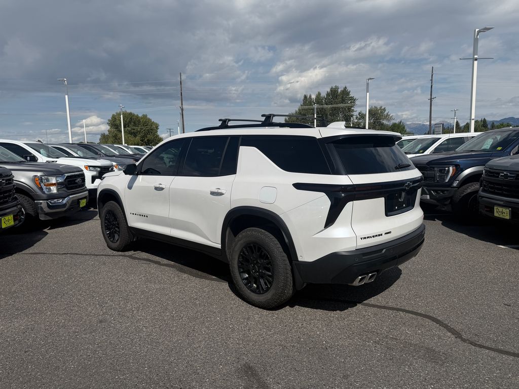 Used 2025 Chevrolet Traverse SUV