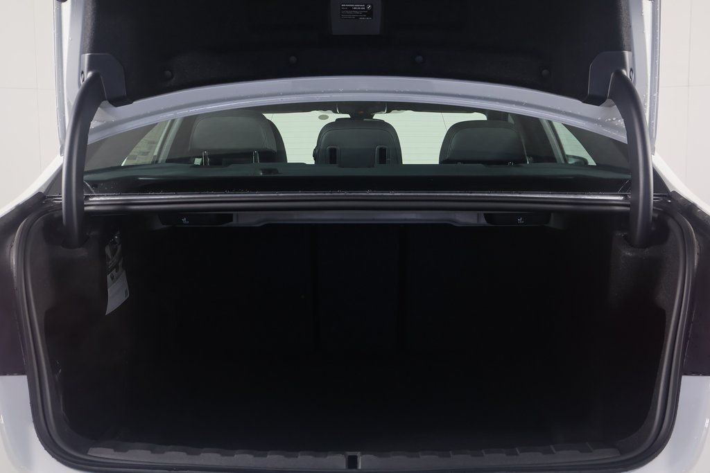 2025 BMW 3 Series 330i 8