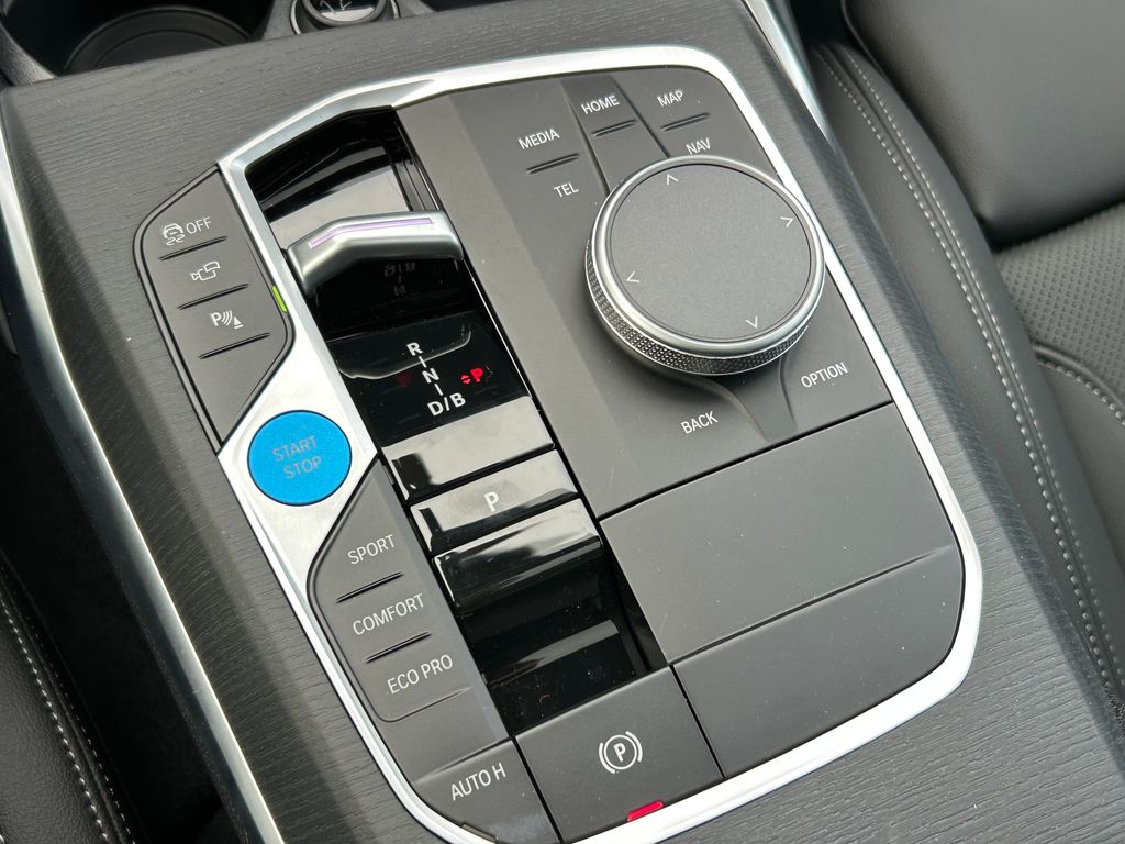 Thumbnail: 2026 BMW i4 - 28