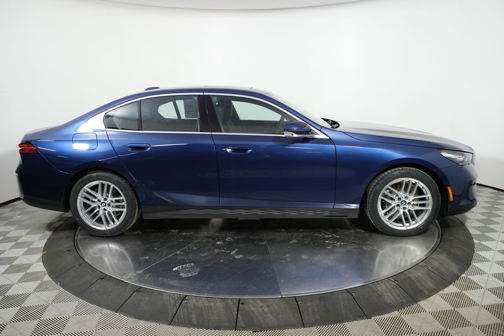 Thumbnail: 2025 BMW 5 Series - 6