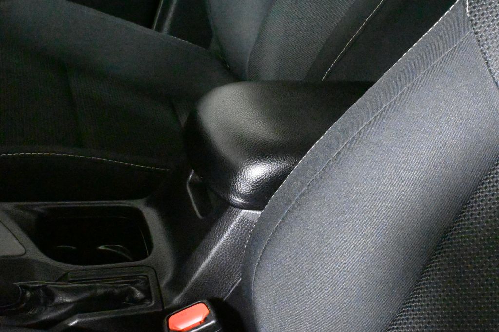 2018 Toyota RAV4 XLE 28