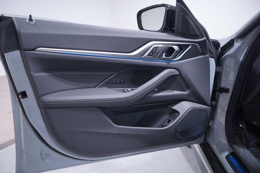 2025 BMW i4 eDrive40 10