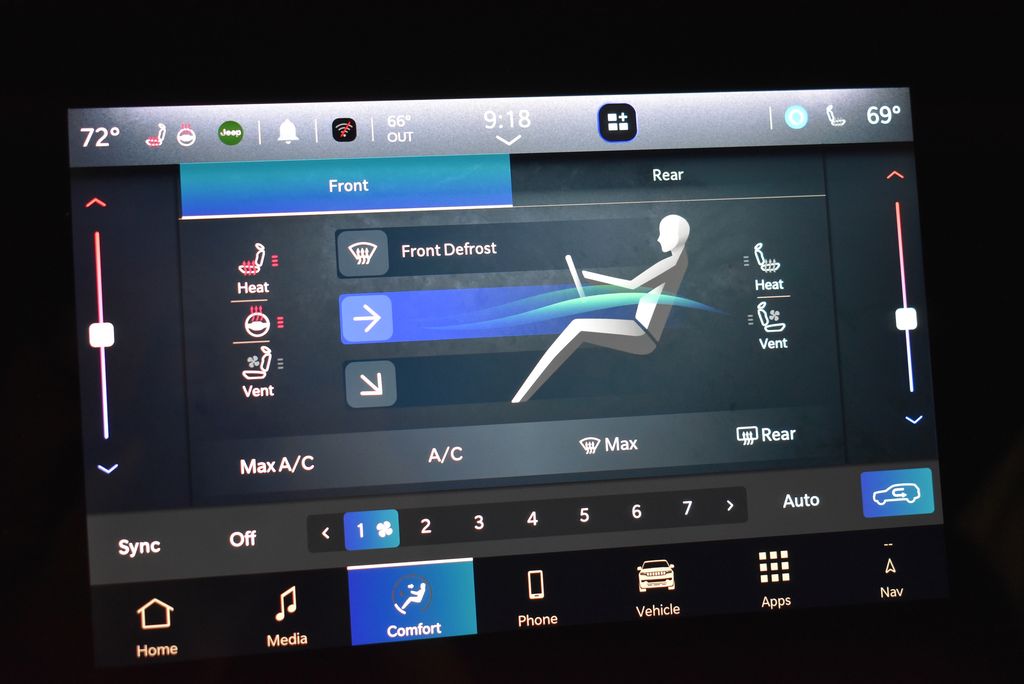 Thumbnail: 2024 Jeep Wagoneer - 22