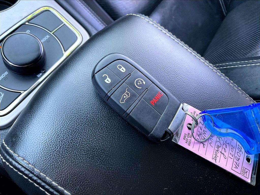2021 Jeep Grand Cherokee — photo 27