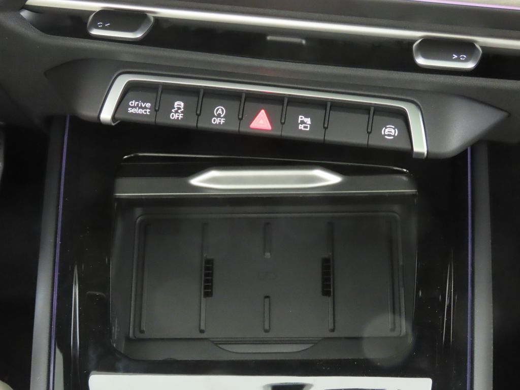Thumbnail: 2026 Audi Q3 - 21