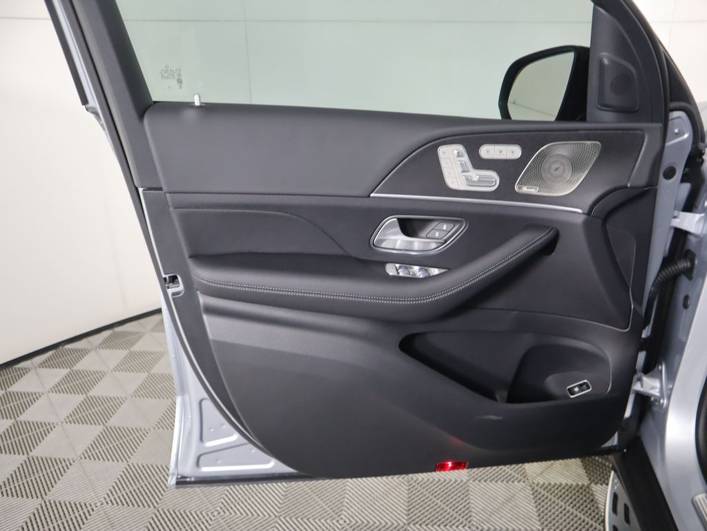 Thumbnail: 2026 Mercedes-Benz GLS - 26