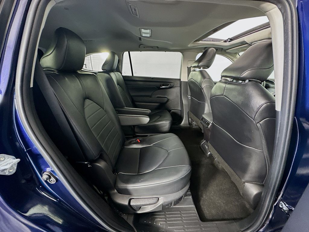 Thumbnail: 2024 Toyota Highlander - 29