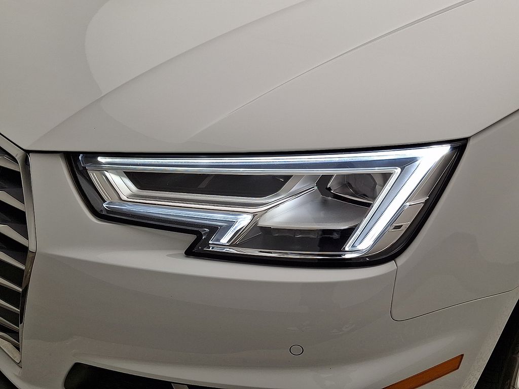 Thumbnail: 2019 Audi A4 - 9