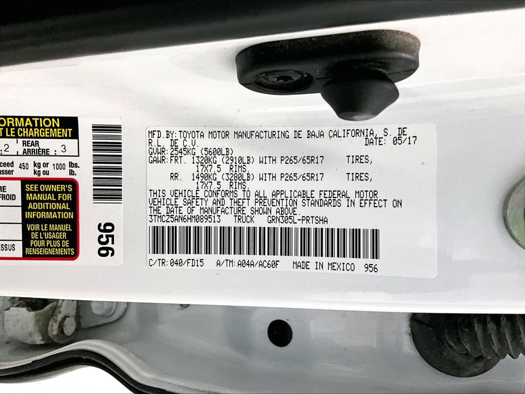 2017 Toyota Tacoma — photo 33