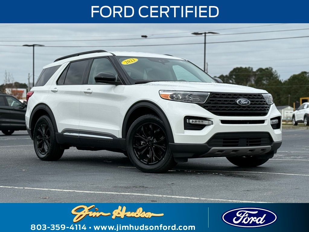 2023 Ford Explorer XLT's photo