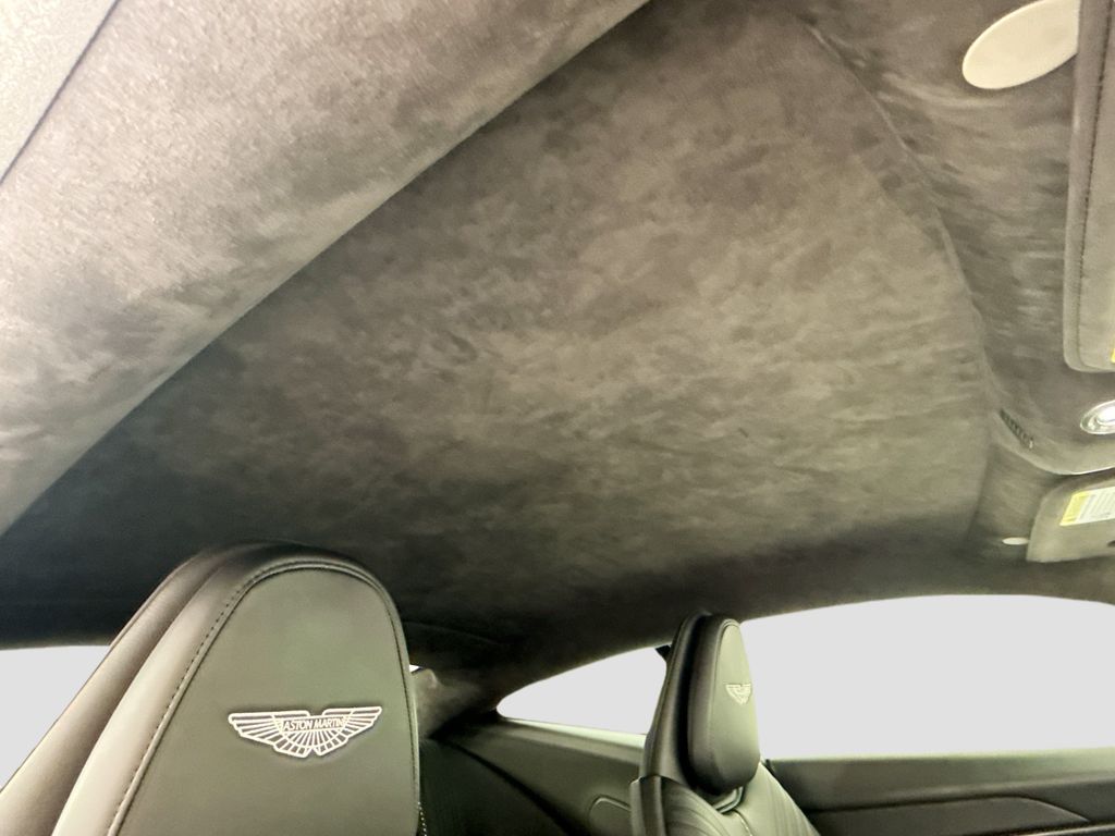 Thumbnail: 2018 Aston Martin DB11 - 16