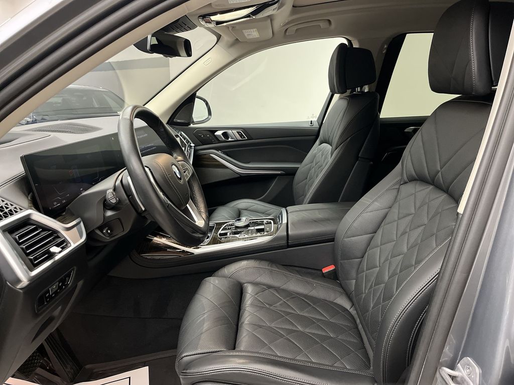 Thumbnail: 2023 BMW X7 - 11