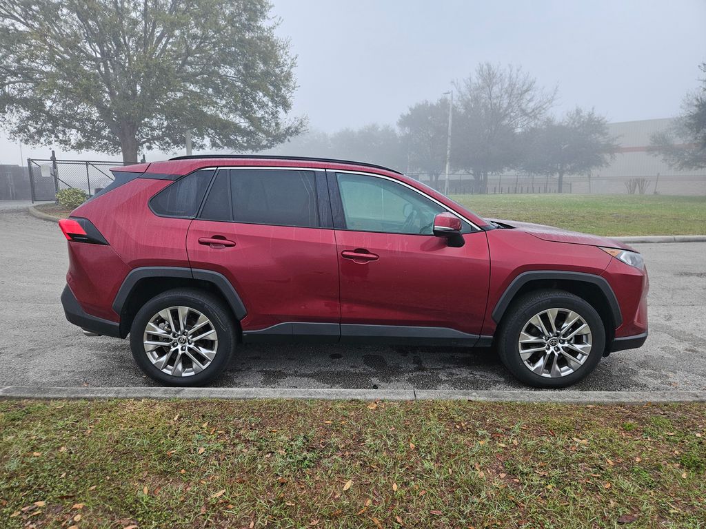 2021 Toyota RAV4 XLE Premium 6