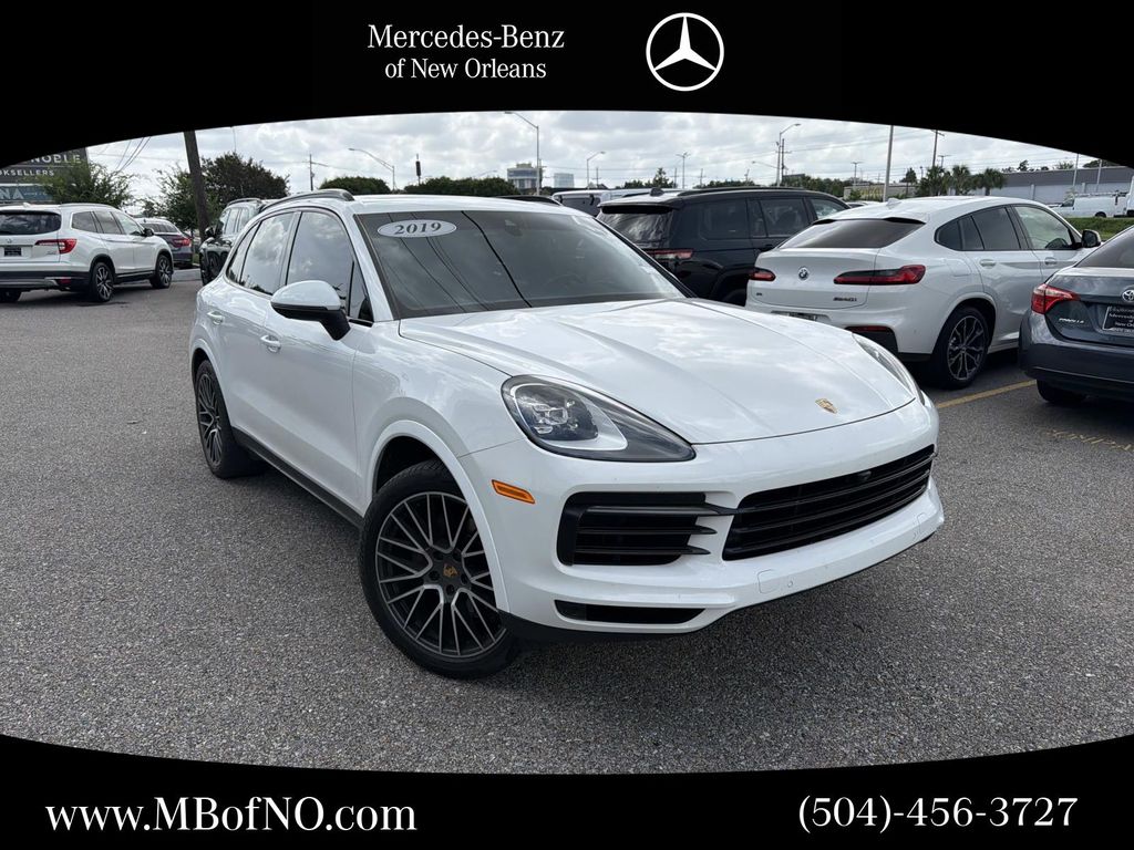 White 2019 Porsche Cayenne AWD SUV / Crossover All-Wheel Drive 8-Speed Automatic