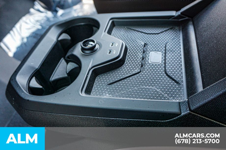 Used 2024 Gray BMW xDrive50 image 46