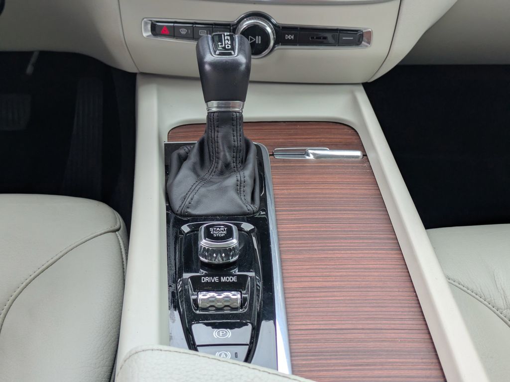 2021 Volvo S60 T5 Momentum