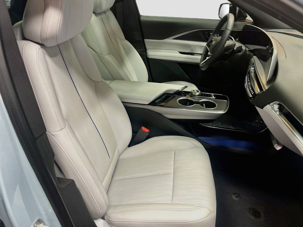 Used 2025 Nimbus Metallic Cadillac Sport image 27