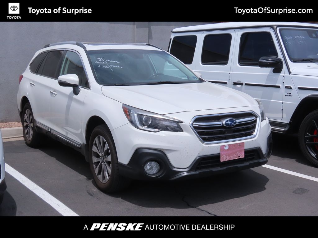 2019 Subaru Outback 2.5i Touring Hero Image