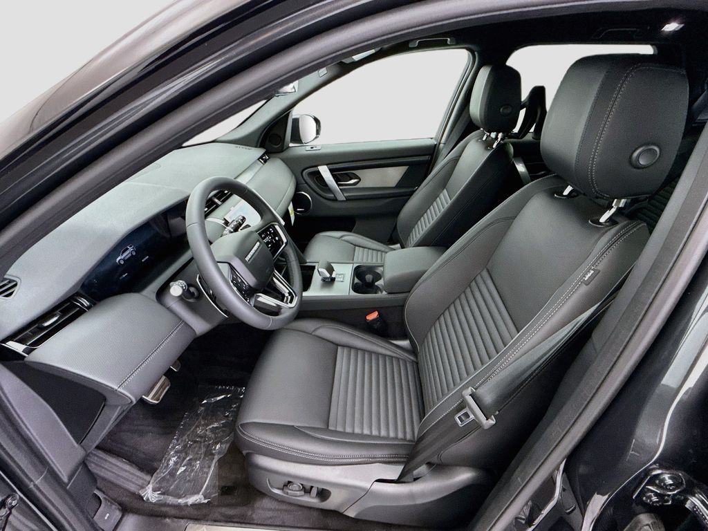 Thumbnail: 2026 Land Rover Discovery Sport - 18