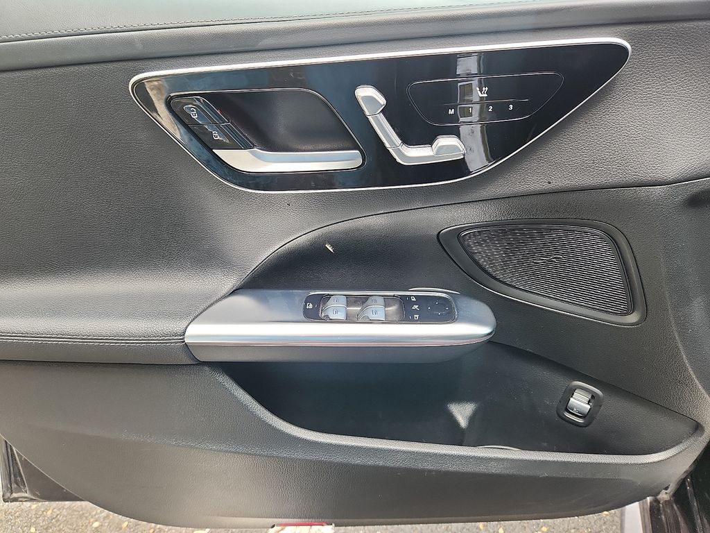 Thumbnail: 2023 Mercedes-Benz C-Class - 12