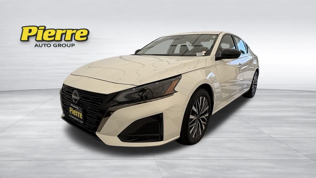 Glacier White 2025 Nissan Altima Sedan Front-Wheel Drive Continuously Variable Transmission