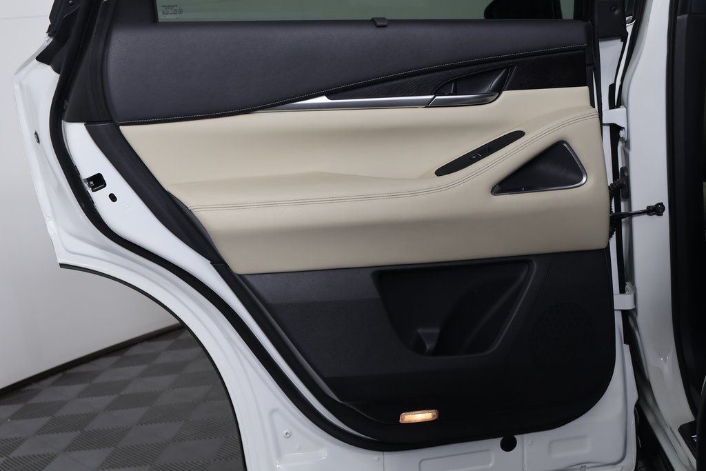 Thumbnail: 2023 INFINITI QX60 - 14