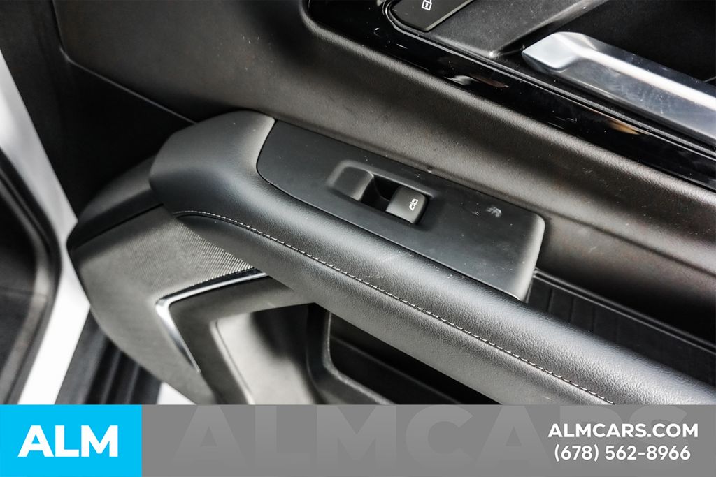 Used 2025 White Chevrolet LT image 46