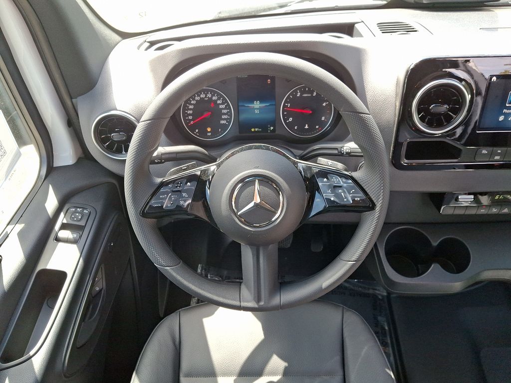 2025 Mercedes-Benz Sprinter 2500 8