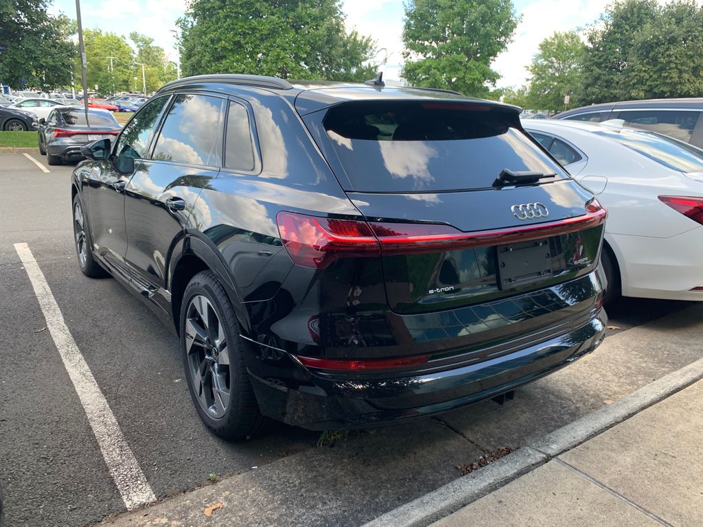 Thumbnail: 2021 Audi e-tron - 7