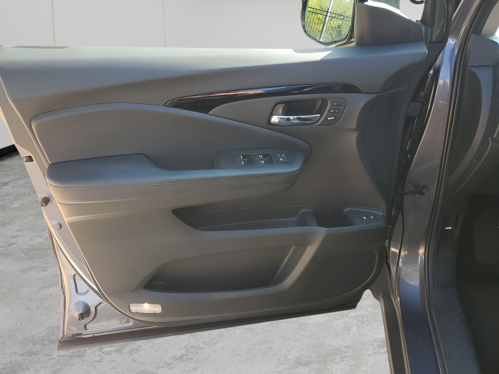 Used Car 2022 Honda Pilot  Touring For Sale Under $35,000 In Austin, Texas