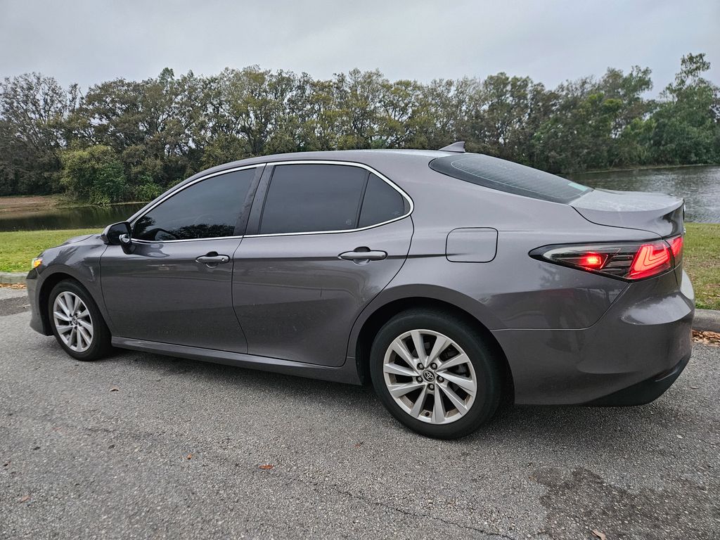 2023 Toyota Camry LE 3