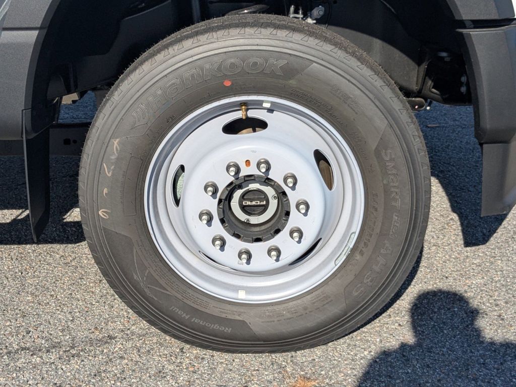 2025 Ford F-600 Chassis XL