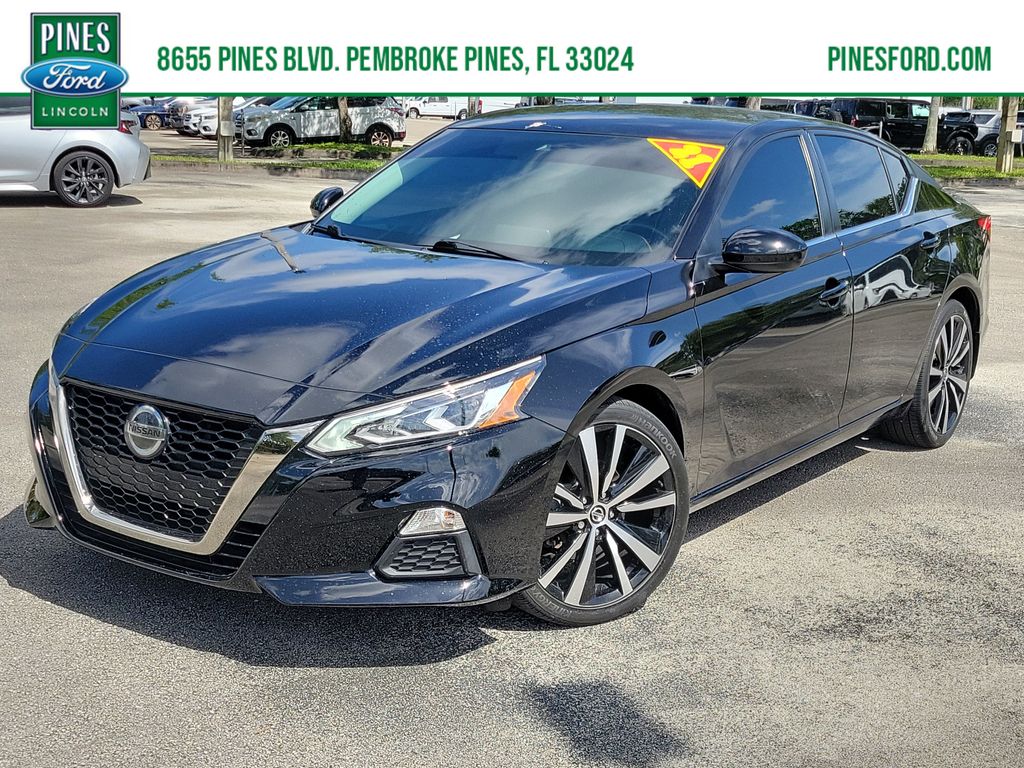 Super Black Clearcoat 2021 Nissan Altima 2.5 SR FWD Sedan Front-Wheel Drive Continuously Variable Transmission