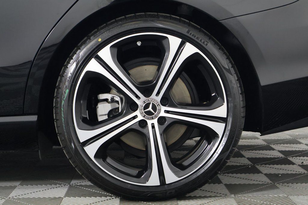 Thumbnail: 2025 Mercedes-Benz C-Class - 16